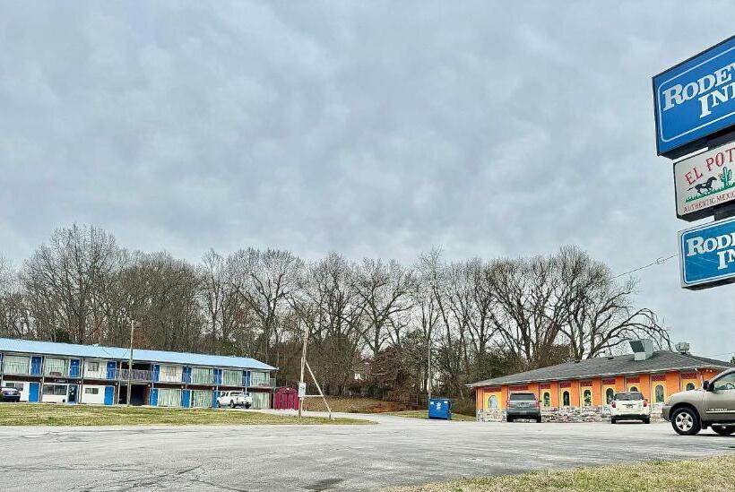 فندق صغير Rodeway Inn Church Hill   Tri Cities Area