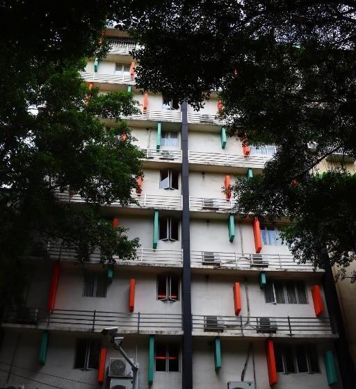 הוסטל 岭南佳园连锁酒店广州北京路步行街农讲所地铁站店