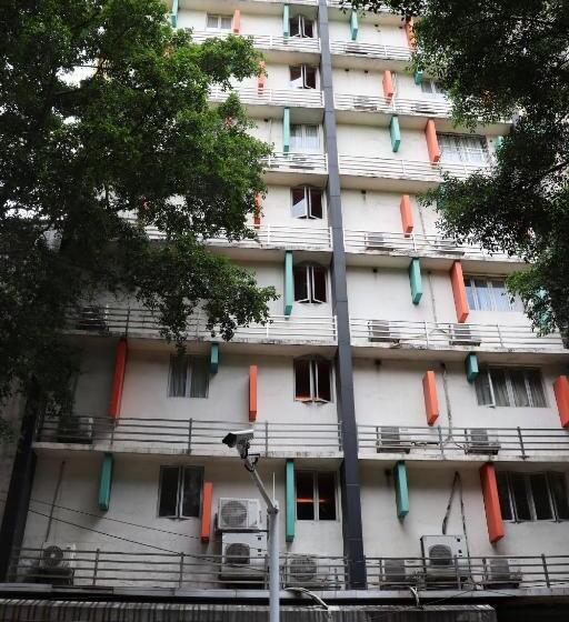 הוסטל 岭南佳园连锁酒店广州北京路步行街农讲所地铁站店