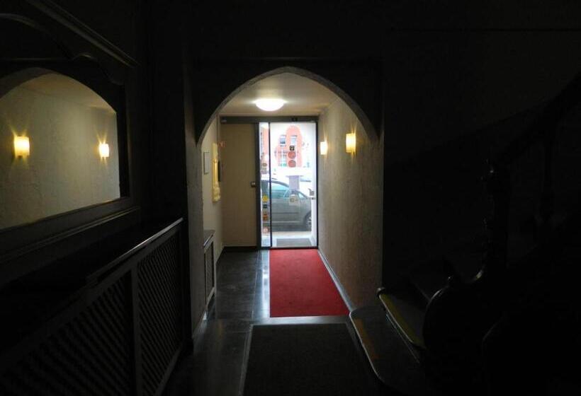 בית מלון כפרי Family