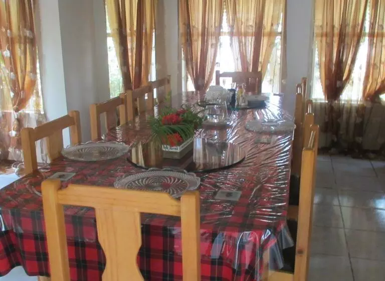 تختخواب و صبحانه Tuna S Lodge