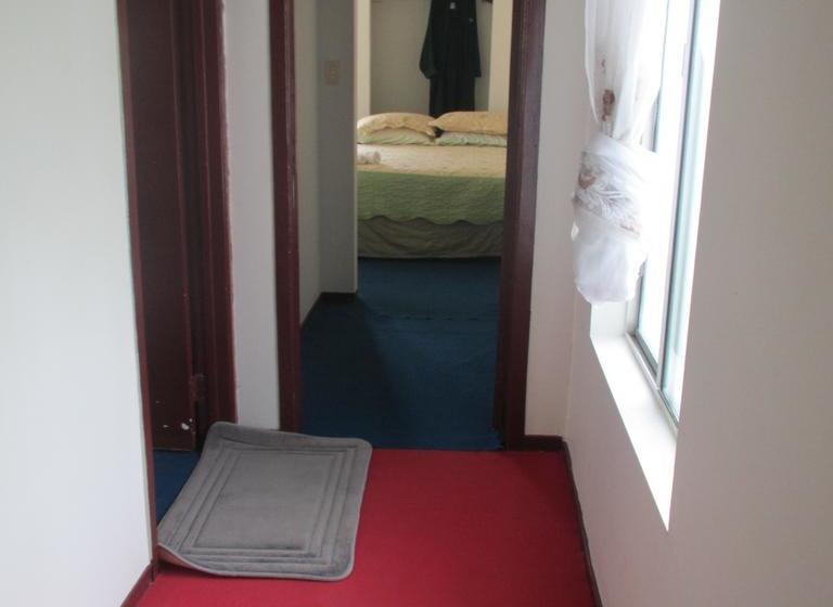 تختخواب و صبحانه Tuna S Lodge