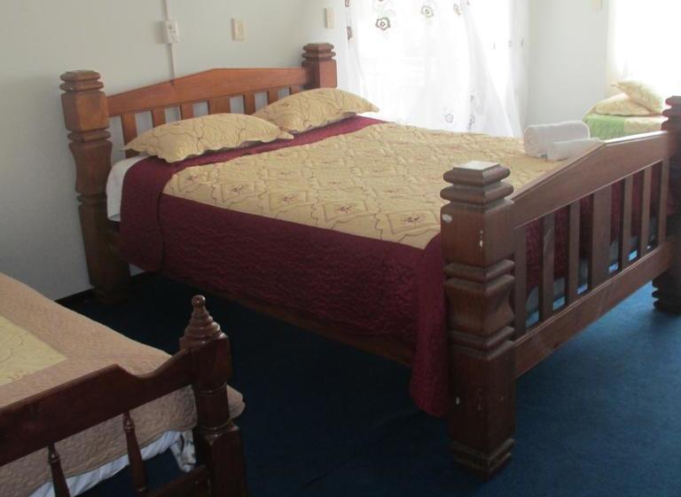 تختخواب و صبحانه Tuna S Lodge