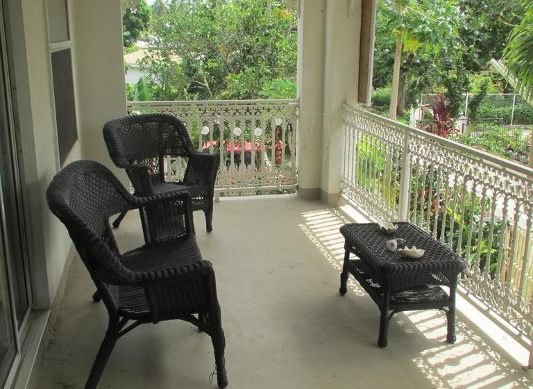 تختخواب و صبحانه Tuna S Lodge