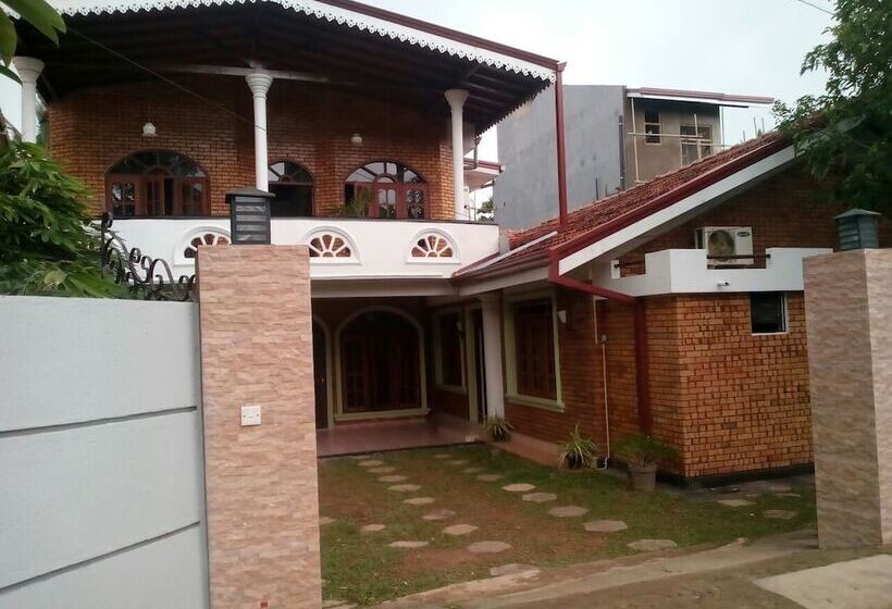 Bed and Breakfast Villa De Rosh