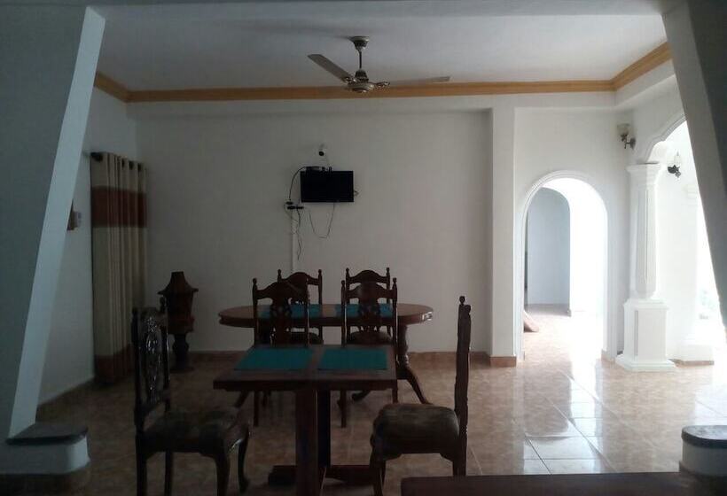 Bed and Breakfast Villa De Rosh