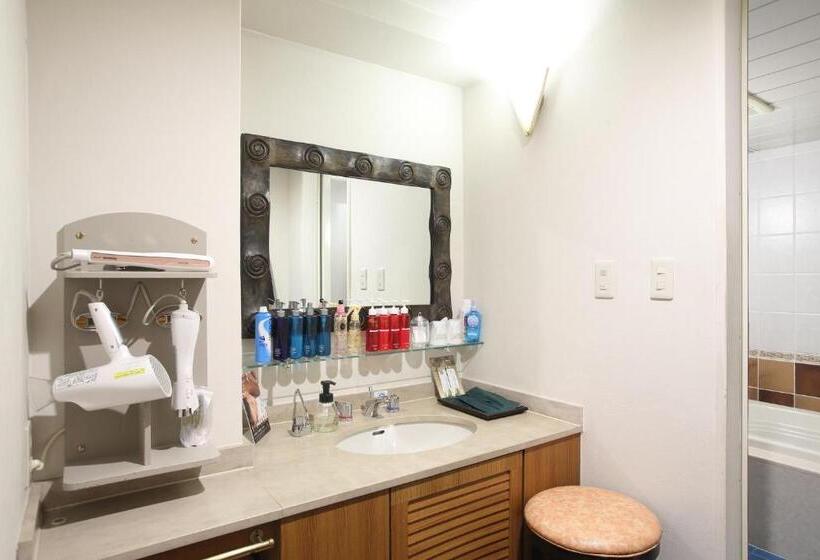 Fukuoka Chapel Coconuts Hotel Ipolani