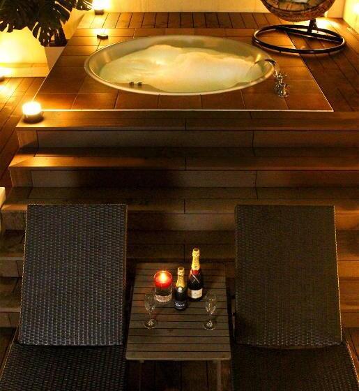 Fukuoka Chapel Coconuts Hotel Ipolani