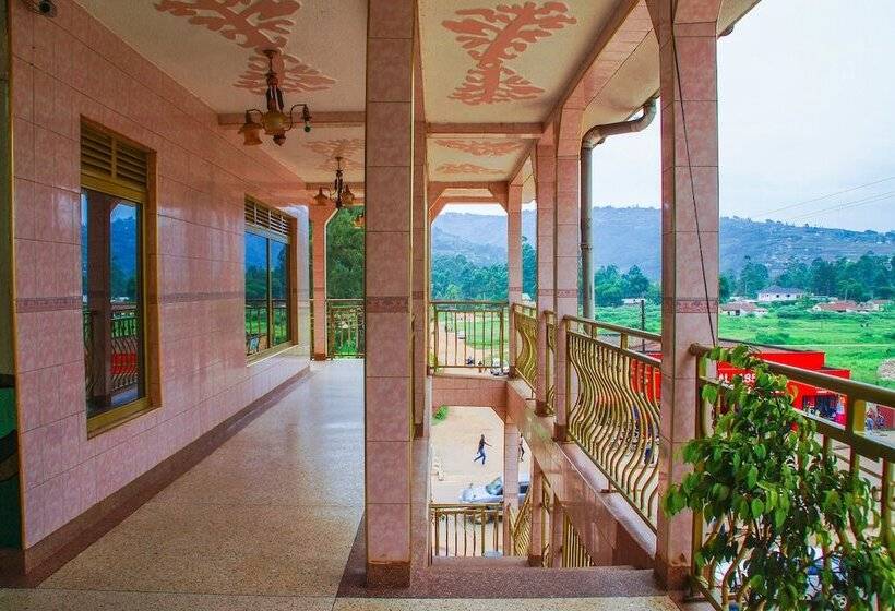 هتل Capricon Executive