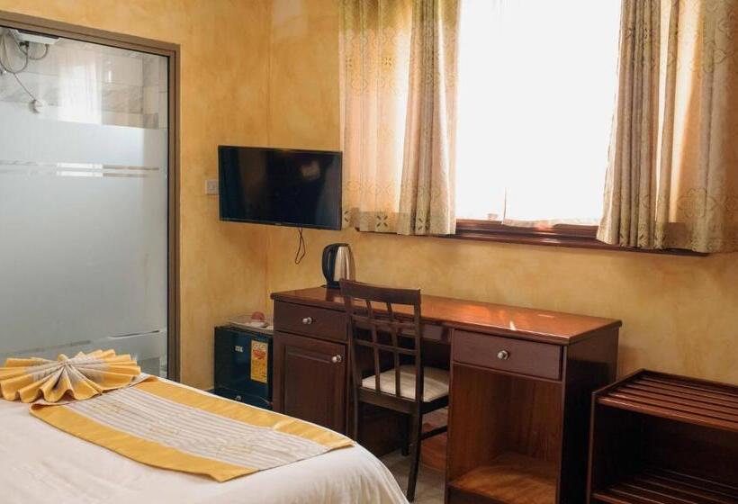 هتل Cocktail And Dreams