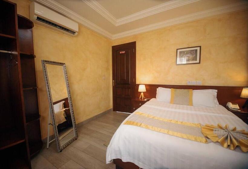 هتل Cocktail And Dreams