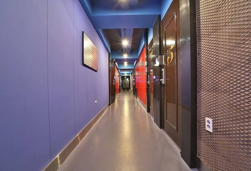 Hotel February Suseong