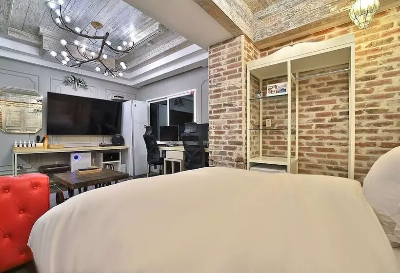 ホテル February Suseong
