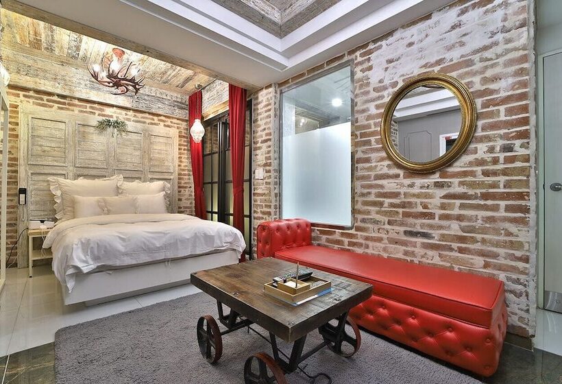 Hotel February Suseong