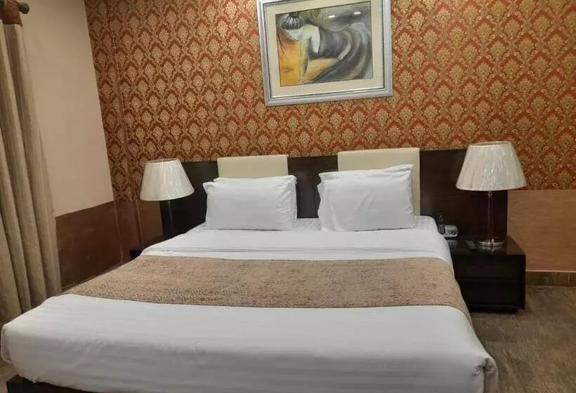 Grand Regent Hotel & Suites