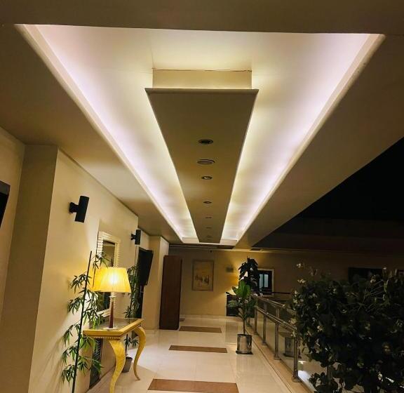 Grand Regent Hotel & Suites