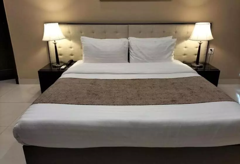 Grand Regent Hotel & Suites
