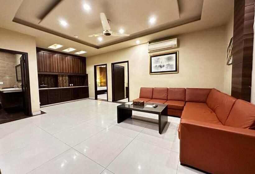 Grand Regent Hotel & Suites