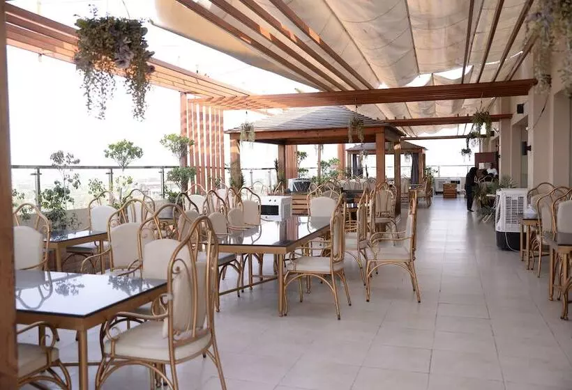 Grand Regent Hotel & Suites