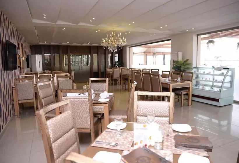 Grand Regent Hotel & Suites
