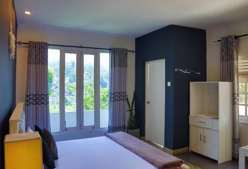 هتل Homies Place   Bistro