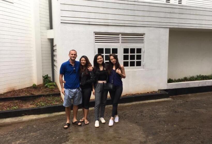 هتل Homies Place   Bistro