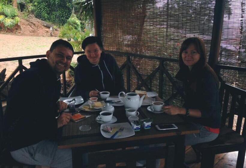 هتل Homies Place   Bistro