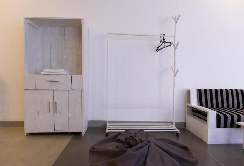 هتل Homies Place   Bistro