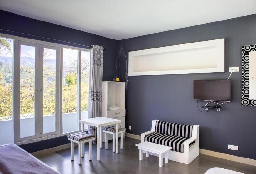 هتل Homies Place   Bistro