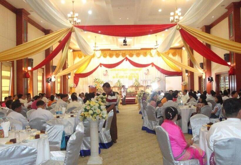 هتل Mawlamyine Strand