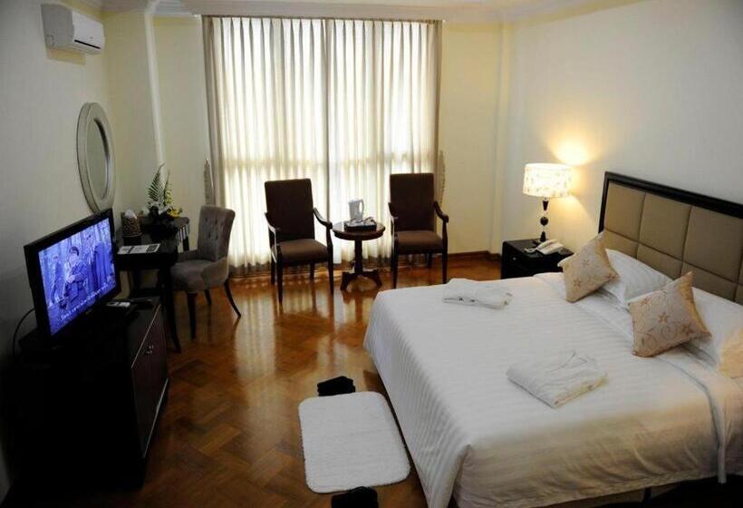 هتل Mawlamyine Strand