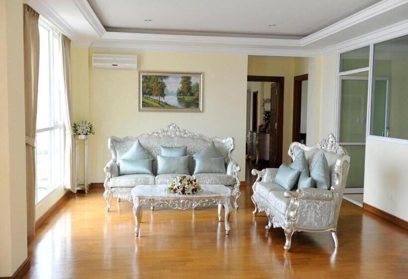 هتل Mawlamyine Strand