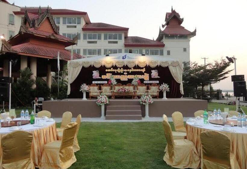 هتل Mawlamyine Strand