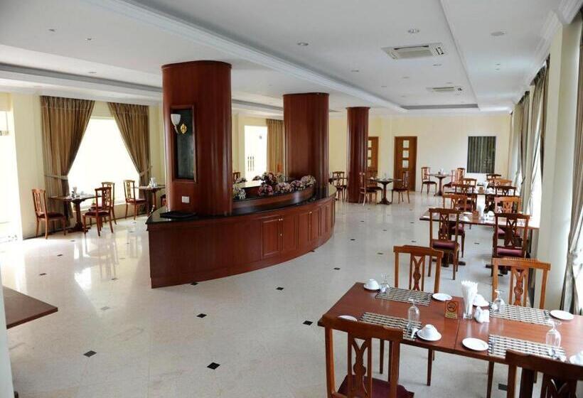 هتل Mawlamyine Strand