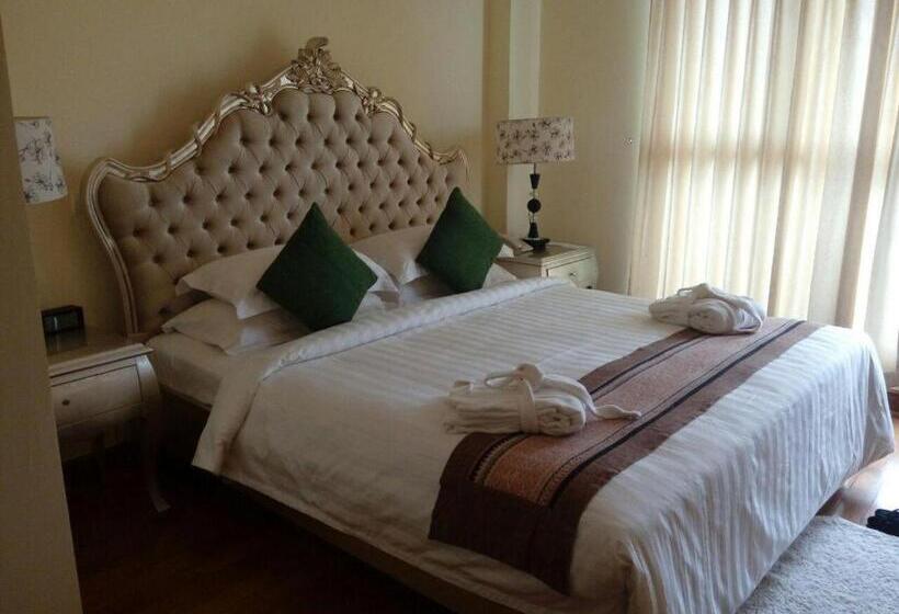 هتل Mawlamyine Strand