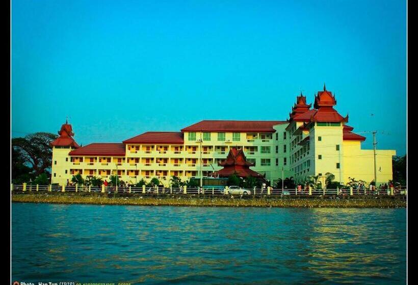 هتل Mawlamyine Strand