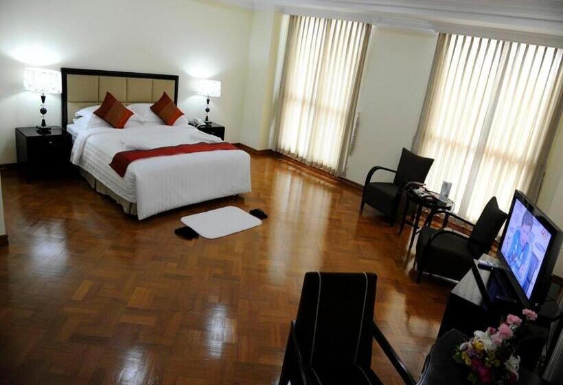 هتل Mawlamyine Strand