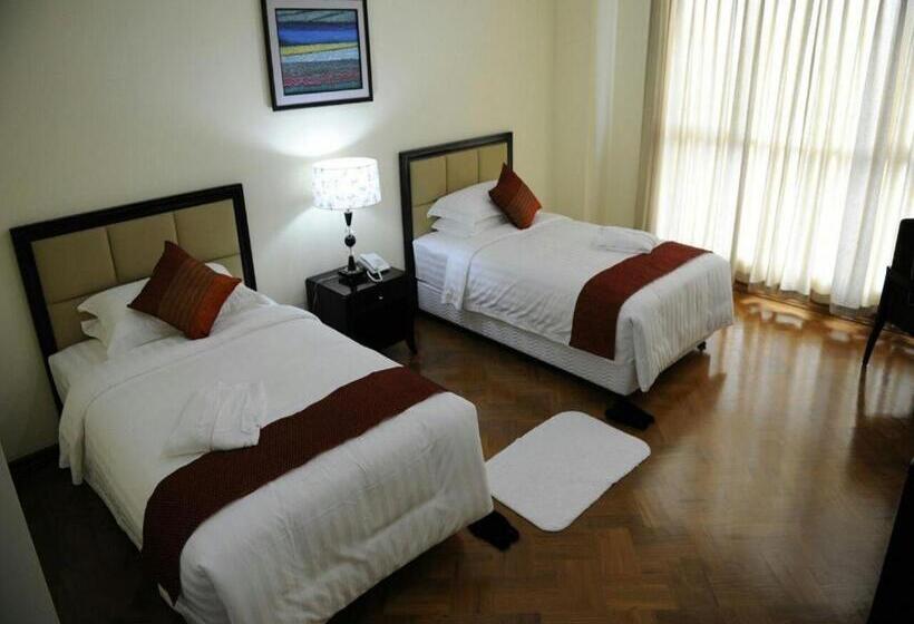 هتل Mawlamyine Strand