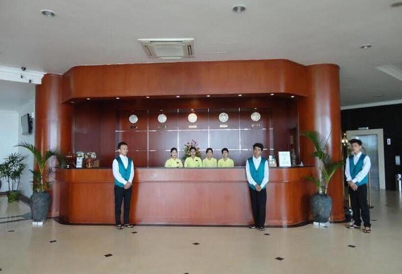 هتل Mawlamyine Strand