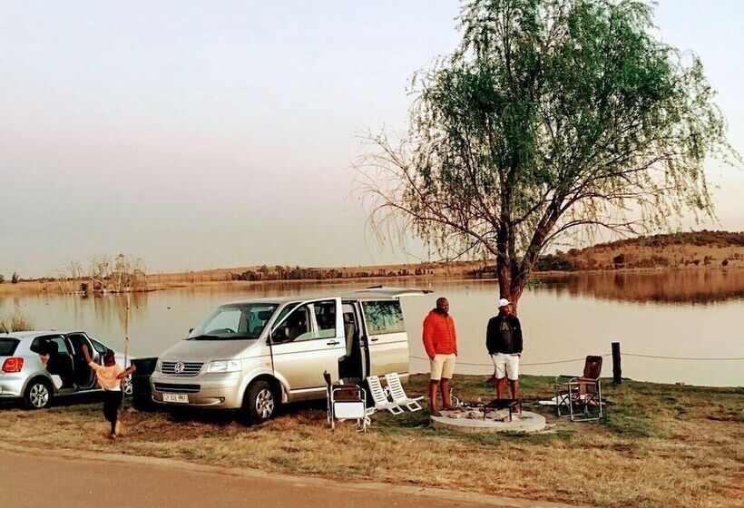 تختخواب و صبحانه Cockpit Guesthouse