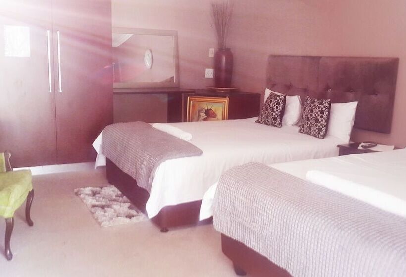 تختخواب و صبحانه Cockpit Guesthouse