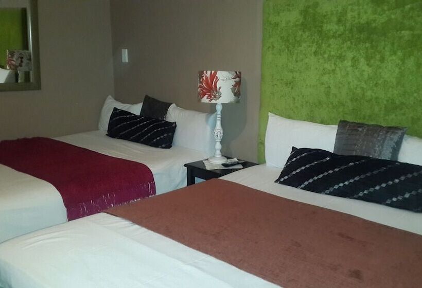 تختخواب و صبحانه Cockpit Guesthouse