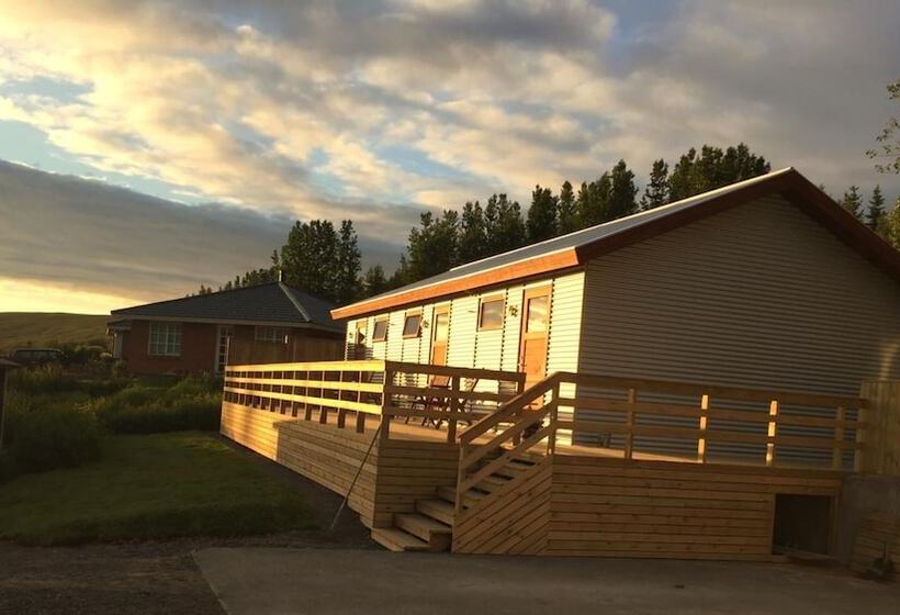 تختخواب و صبحانه Guesthouse Hvitafell