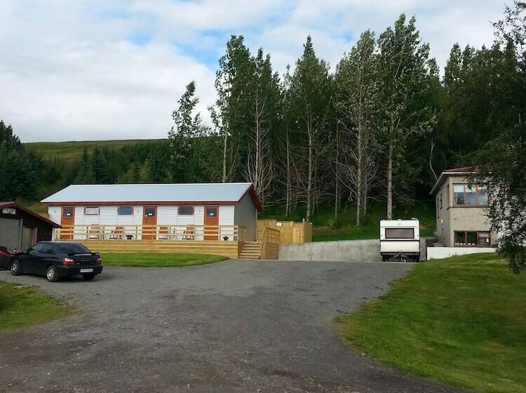 تختخواب و صبحانه Guesthouse Hvitafell