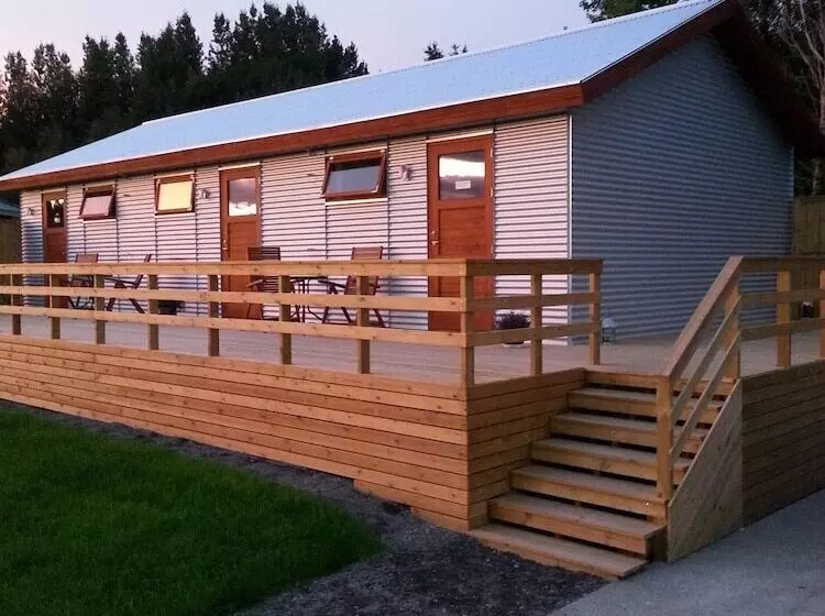 تختخواب و صبحانه Guesthouse Hvitafell