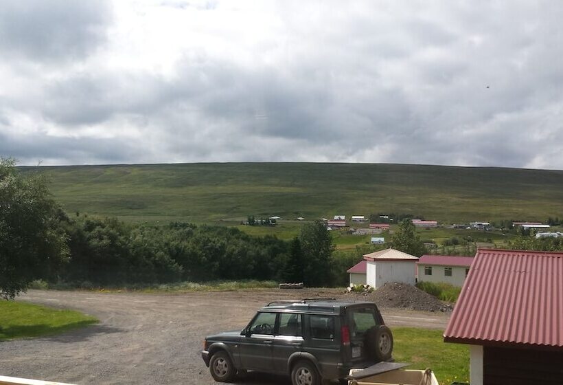تختخواب و صبحانه Guesthouse Hvitafell