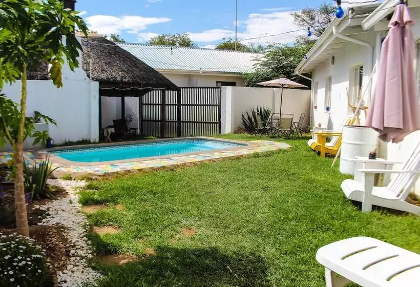 تختخواب و صبحانه Kate S Nest Guesthouse & Backpackers