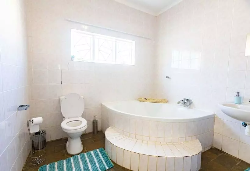 تختخواب و صبحانه Kate S Nest Guesthouse & Backpackers