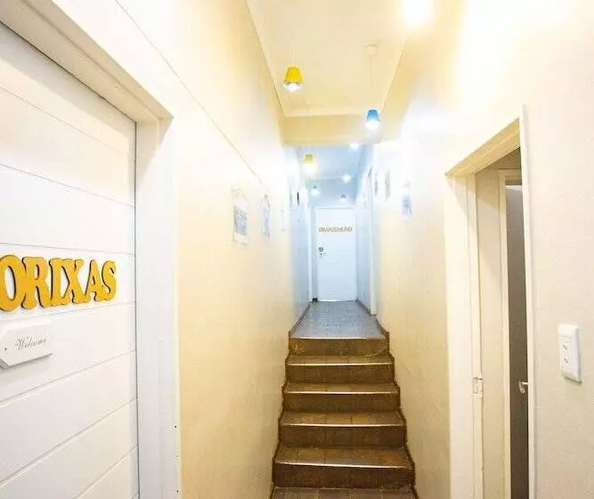 تختخواب و صبحانه Kate S Nest Guesthouse & Backpackers