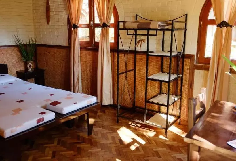 هتل Eco Lodge Les Chambres Du Voyageur